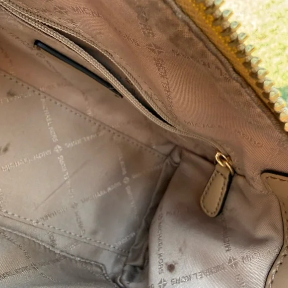 Michael Kors Cream and Tan Signature Small Satchel & little wallet - Picture 6 of 12